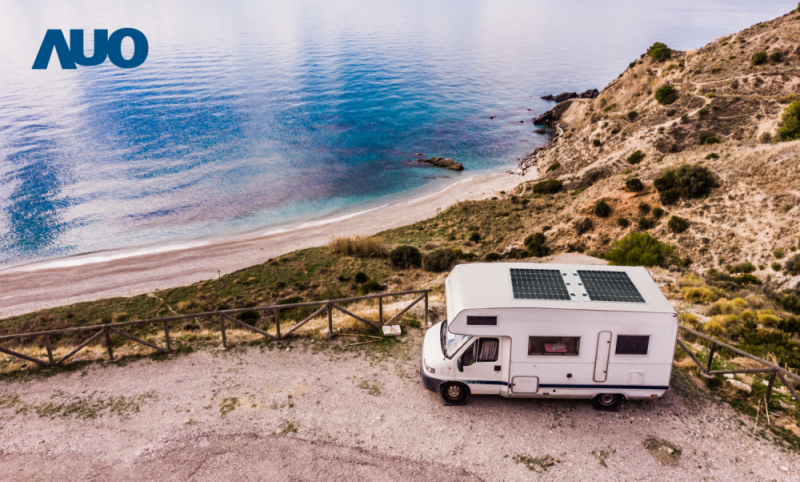 「可撓輕量化太陽光電板SunCurva」使用輕量特殊耐候型複合板取代傳統太陽能板的玻璃前板，不僅降低70%重量，每米平方僅3Kg；具有抗衝擊性能及通過電磁相容性測試，可應用於交通運輸工具，如露營車、遊艇等